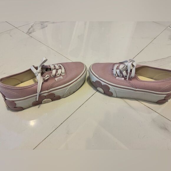 Vans Pink Sneakers Classic Low-Top Style - Picture 6 of 11